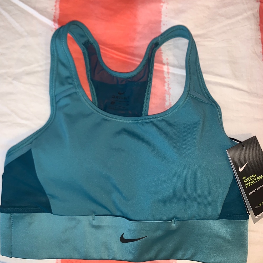 Nike sports Bra NWT